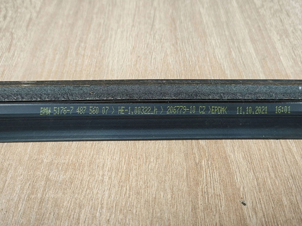 Купити Оригінальна прокладка щілина дах задній bmw g26 7487560 51km