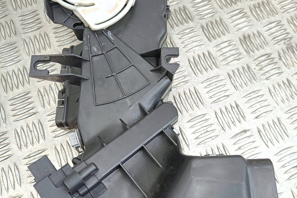 фото №7, Труба воздуха vw phaeton 3d_ 3d0819874b 2.97l дизель 165kw 2006