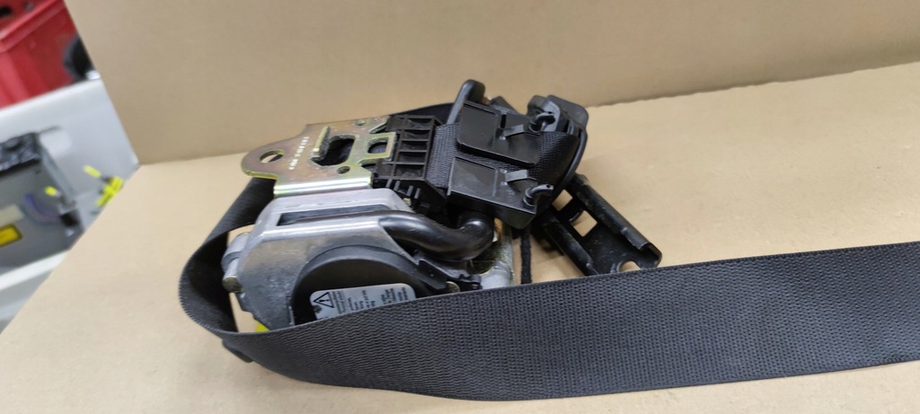 фото №6, Mercedes w211 pas безопасности правый 561014601