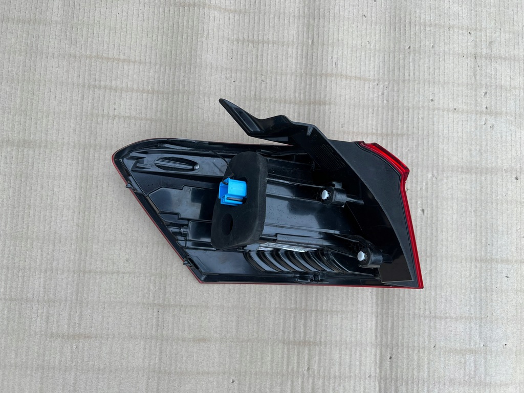 фото №3, Vw volkswagen t-roc 2ga лампа права задня задня led