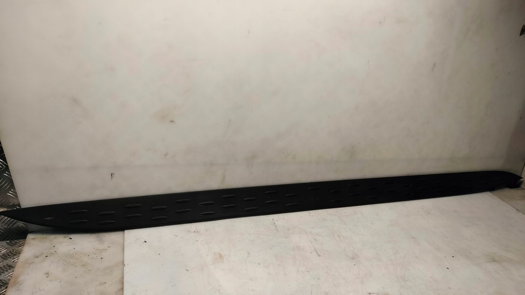 фото №1, Порог молдинг порог правая mercedes gl x166 a1666980748