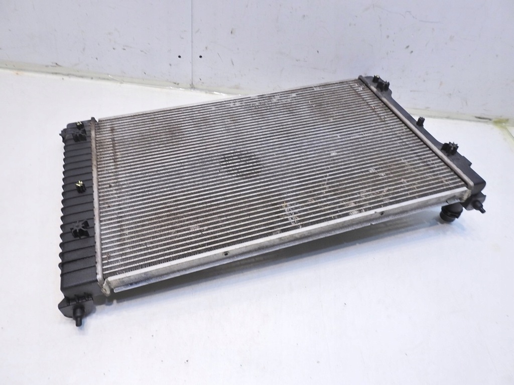 фото №6, Радіатор wody audi a4 b7 2.0 tfsi 8e0121251ap