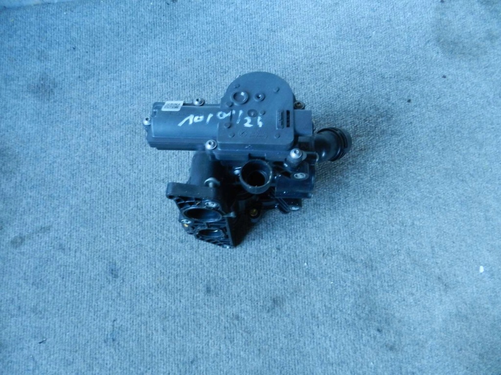фото №1, Vw 1,8 2,0 tfsi корпус термостата 06l121111m