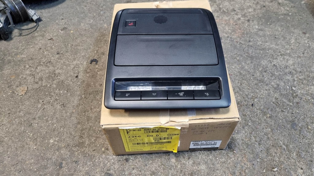 фото №1, Лампа стельовий салонна бардачок mazda 4 bp 21r.