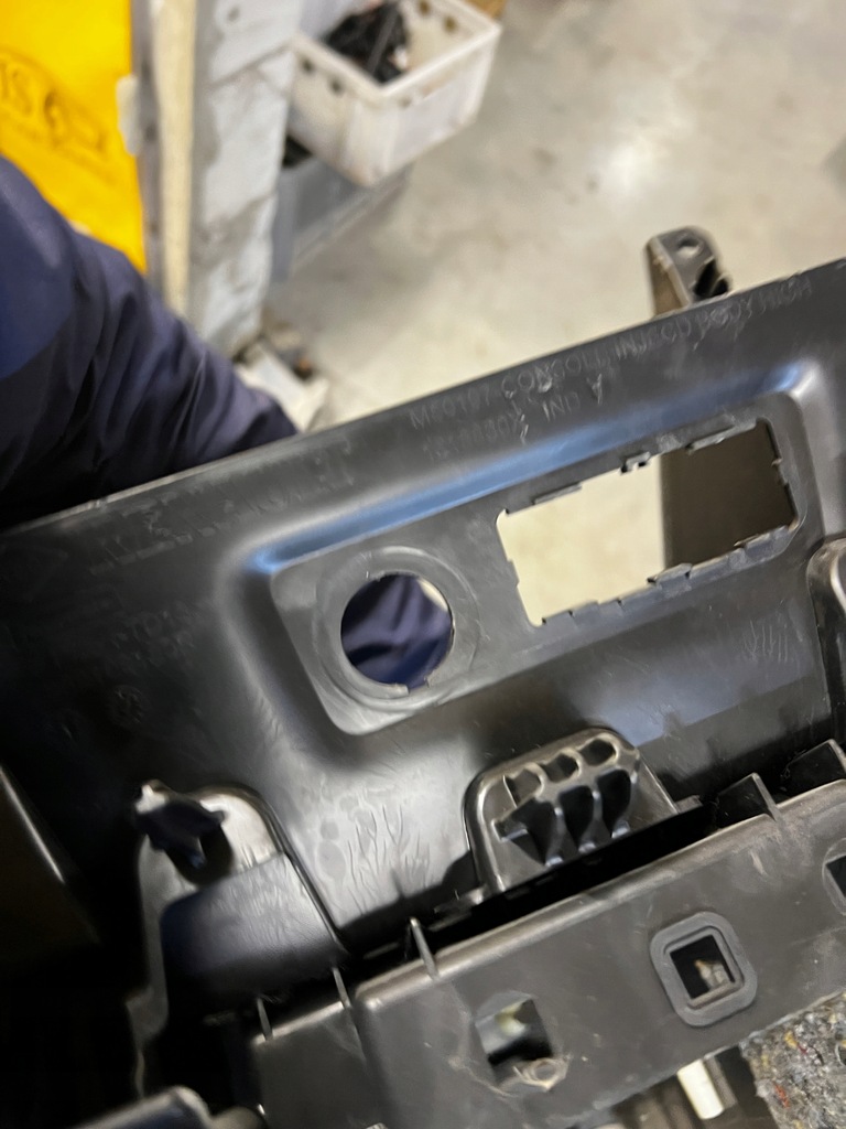 фото №10, Туннель средний подлокотник renault megane iv