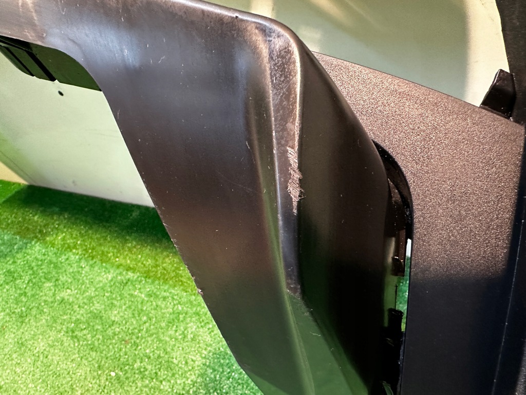 фото №10, Porsche taycan 9j спойлер диффузор dół бампер задняя 9j0807983