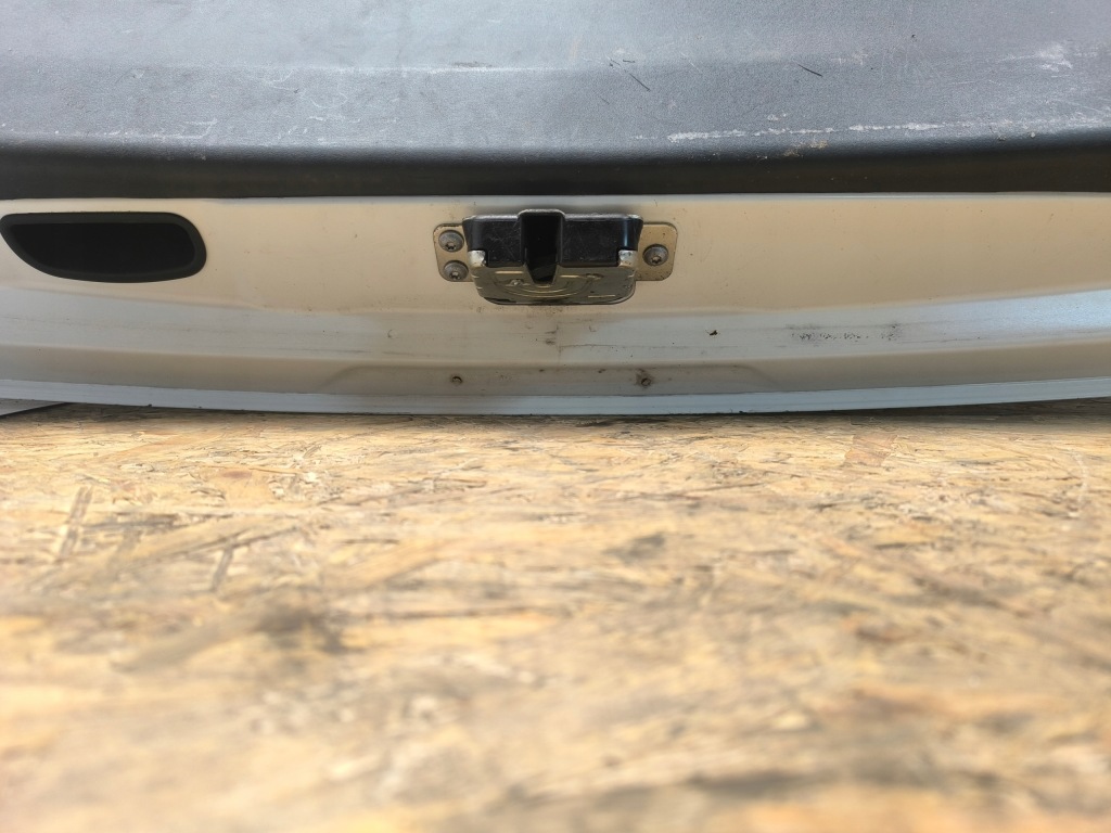 Кришка багажника задні задня mitsubishi colt vi z30 рестайлінг  5d 08-12 європа Оригінал