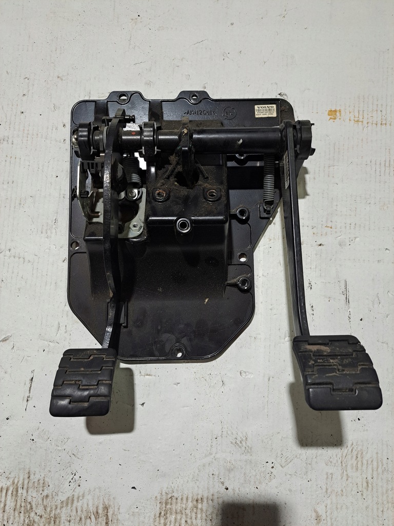 фото №1, Основание лист плита педалей механическая коробка передач volvo fh 4 fmx