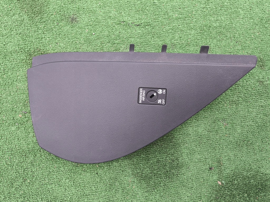 Купить Vw touareg 760 iii заглушка консоли правая 761858248a