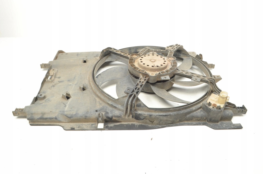 Opel corsa e 1.4 16v 90km вентилятор радіатора 13428114 Зі Шроту