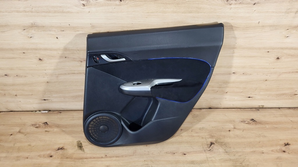 фото №1, Оббивка обшивка правий задня honda civic viii 8 ufo hb 5d