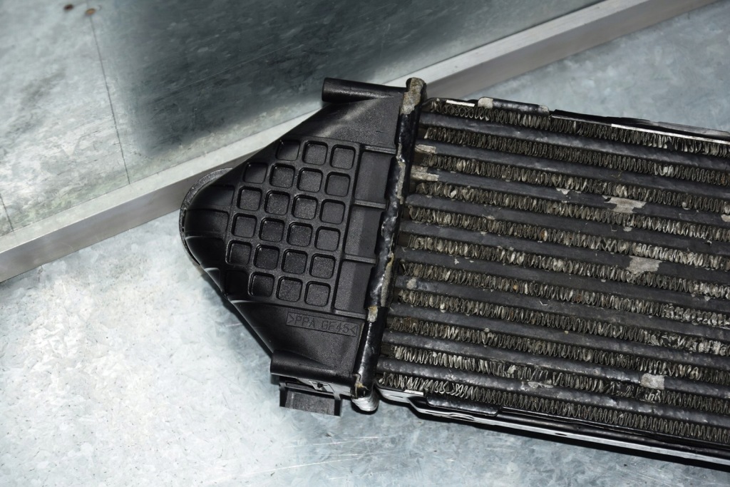 Ford mondeo mk4 2.0d 6g91-9l440-fc інтеркулер Зі Шроту