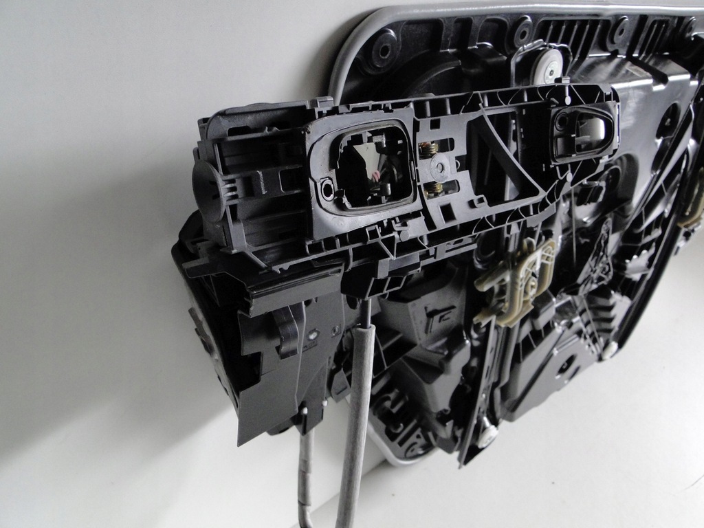 фото №12, Mercedes glb x247 247 вкладыш дверь передние правое подъемник замок динамик