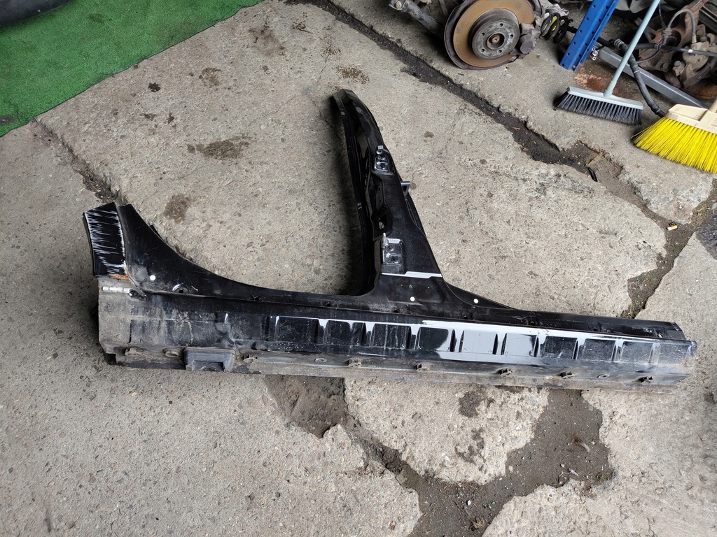 фото №1, Порог правый блок двигателя mercedes w203