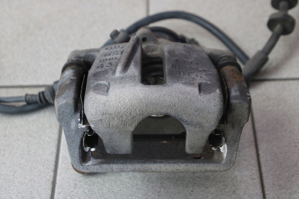 фото №6, Audi a8 d4 4h суппорт тормозной правый задняя задний