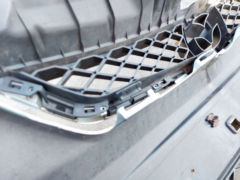 фото №13, Mazda 5 v бампер перед противотуманные фары омыватель