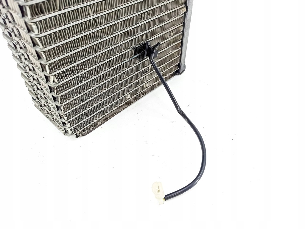 фото №13, Mercedes-benz ml w163 1999 радиатор отопителя кондиционера a/c