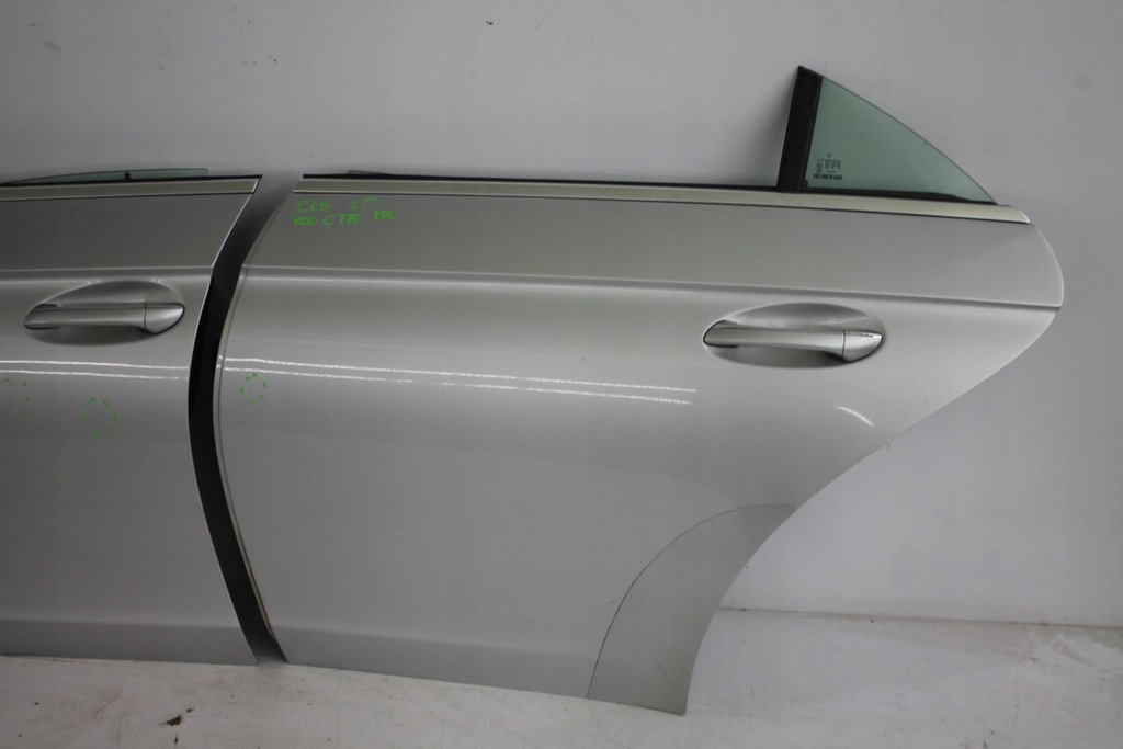 фото №1, Дверь левый задняя mercedes cls c219 kol. 775 04-