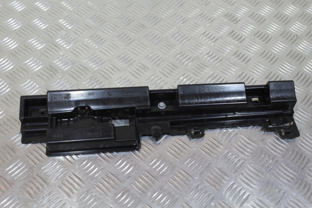 фото №1, Направляющая накладки порога правый bmw 3 f30 f31 lift