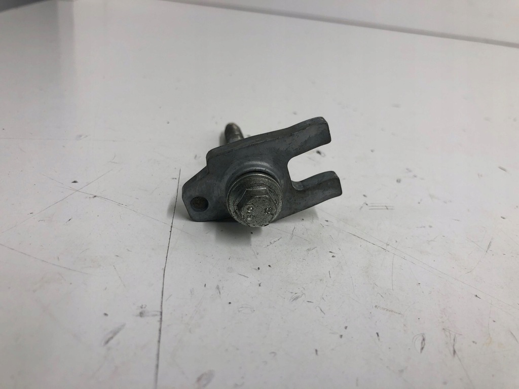 фото №11, Opel vivaro 2016 кронштейн / крепления форсунки