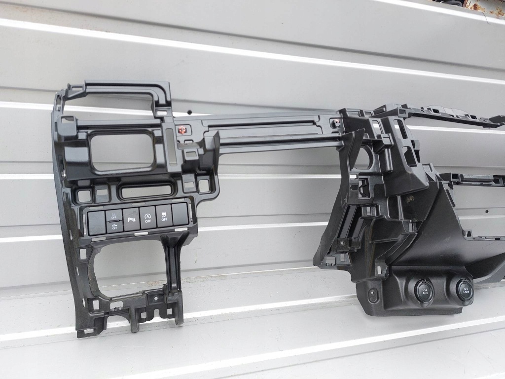 фото №2, Suzuki swift mk8 консоль dół