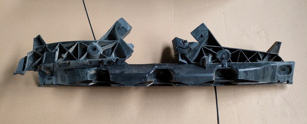 фото №1, Seat ibiza 4 напрямна бампера задня