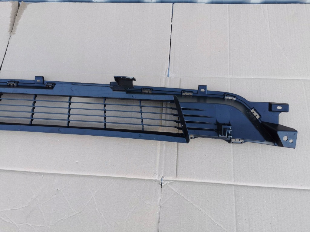 Tesla model y рестайлинг  25- решётка нижняя бампера перед 1983889-00-d 193288300d Цена