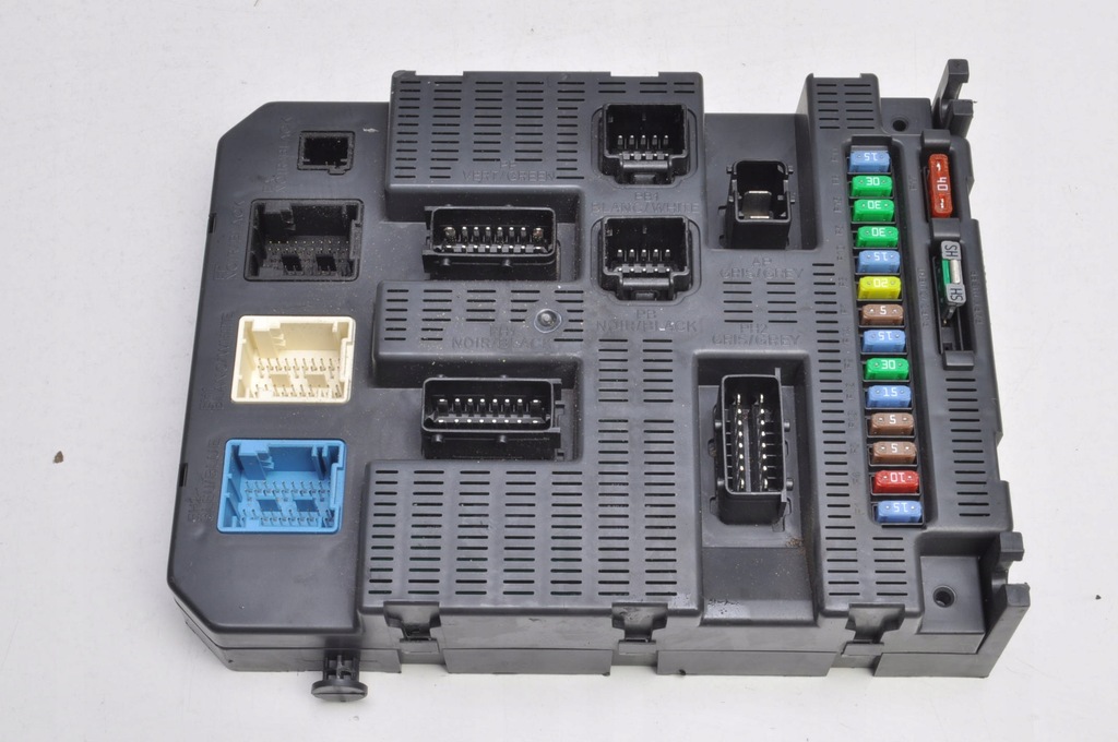 фото №6, Citroen c4 i c8 2.0 hdi коробка предохранителей 9663798480