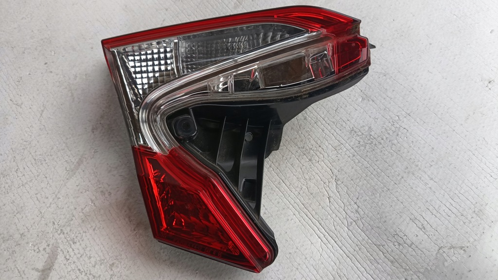 фото №1, Лампа крышки задняя левый toyota chr