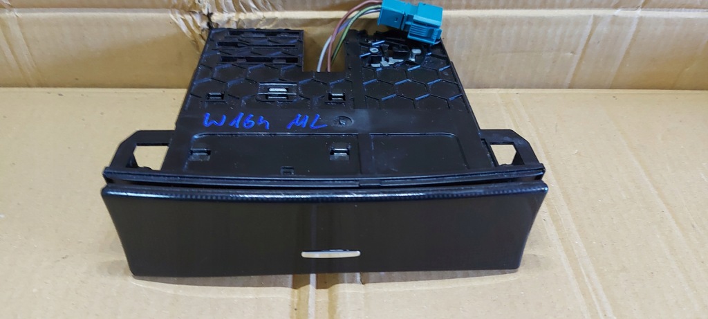 фото №1, Mercedes ml w164 бардачок пепельница