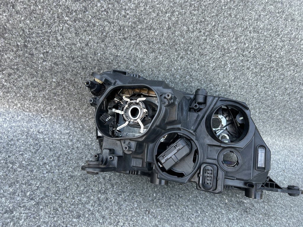 фото №8, Skoda rapid 12- лампа левая перед передняя 5jb941017a