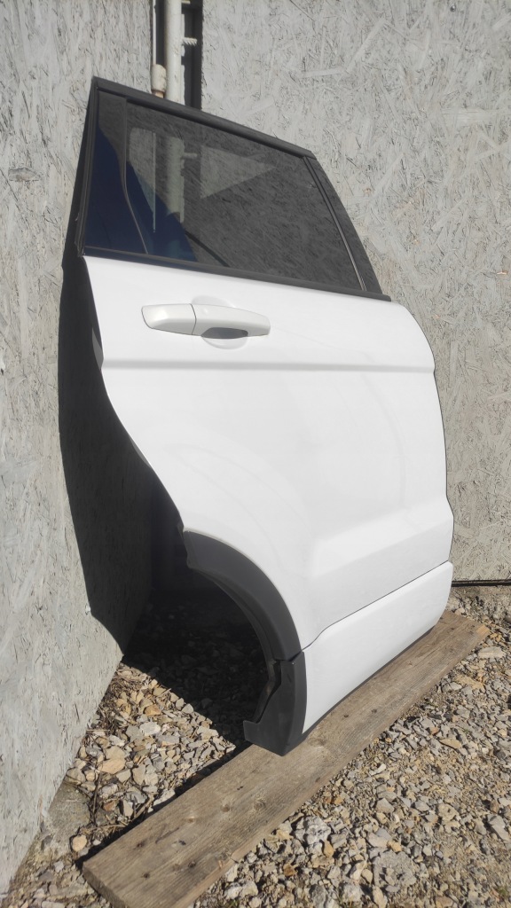 фото №3, Land rover range rover evoque l538 дверь правый задняя дверь правое задние