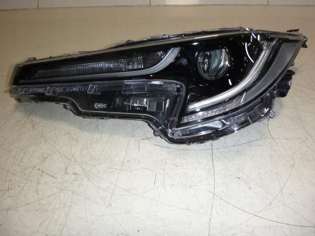 Toyota corolla xii e210 европа  2019- фары фары full led комплект разъёмы Оригинал