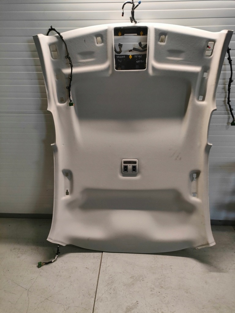 Купити Jaguar xe седан стеля