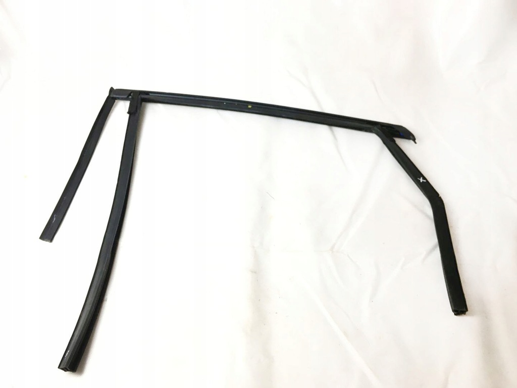 фото №6, Fusion mk5 13- молдинг ущільнювач двері правий задня