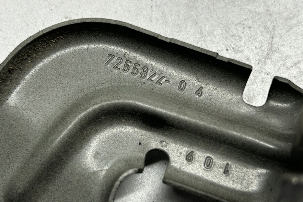 фото №9, Кронштейн передний правого крыла bmw 4 gran coupe f36 7255822 3.0l