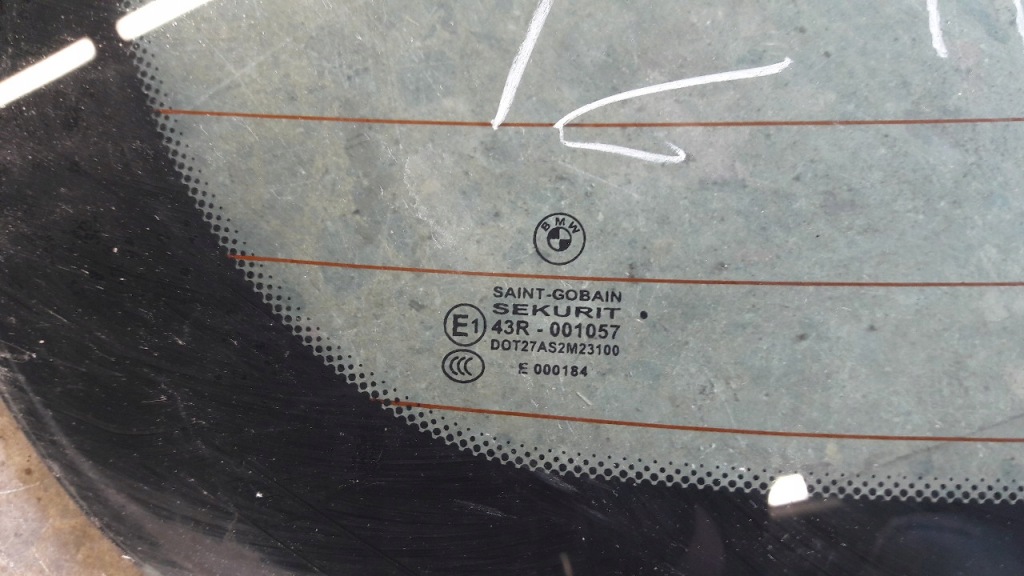 Скло задній bmw e60 Київ