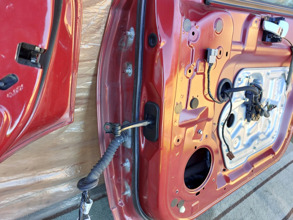 фото №10, Дверь правое перед задняя nissan qashqai j10 +2 красные naj 10r