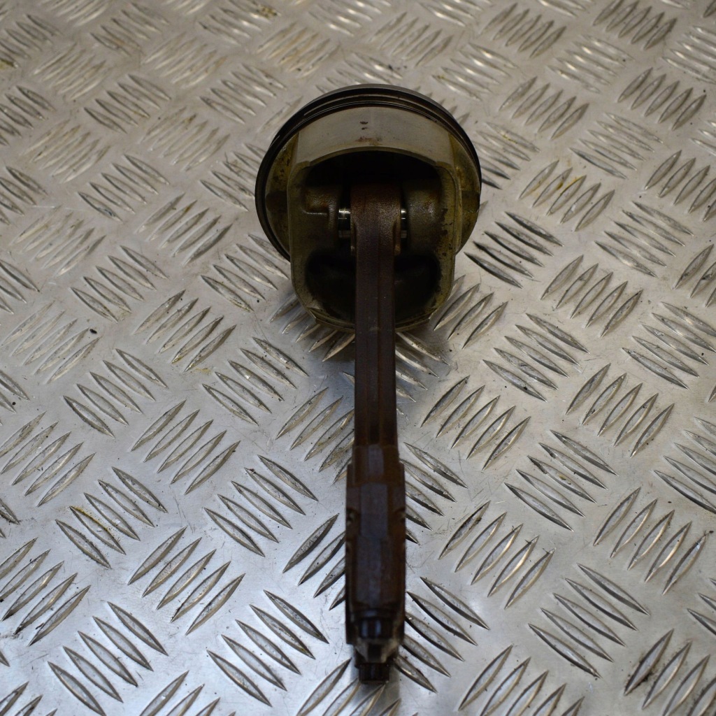 фото №3, Porsche boxster 986 2000 поршень