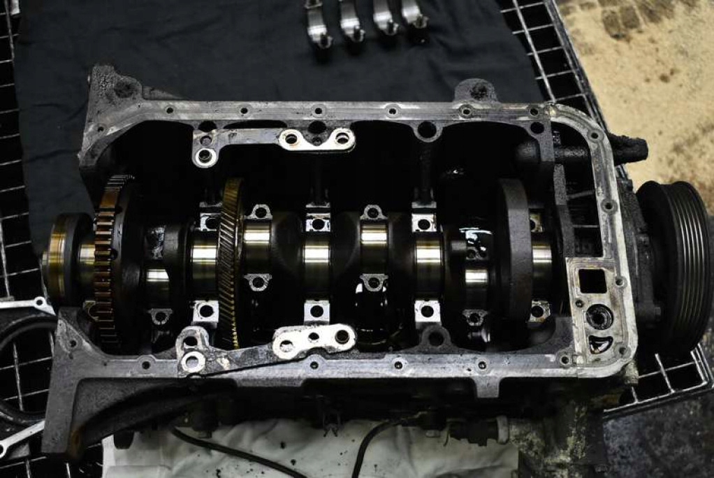 фото №8, Блок dół двигателя wał 1743993 bmw e46 1.9 105 km 97-03