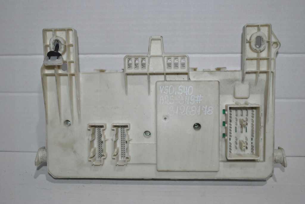 фото №1, Модуль коробка предохранителей volvo v50 s40 31268178