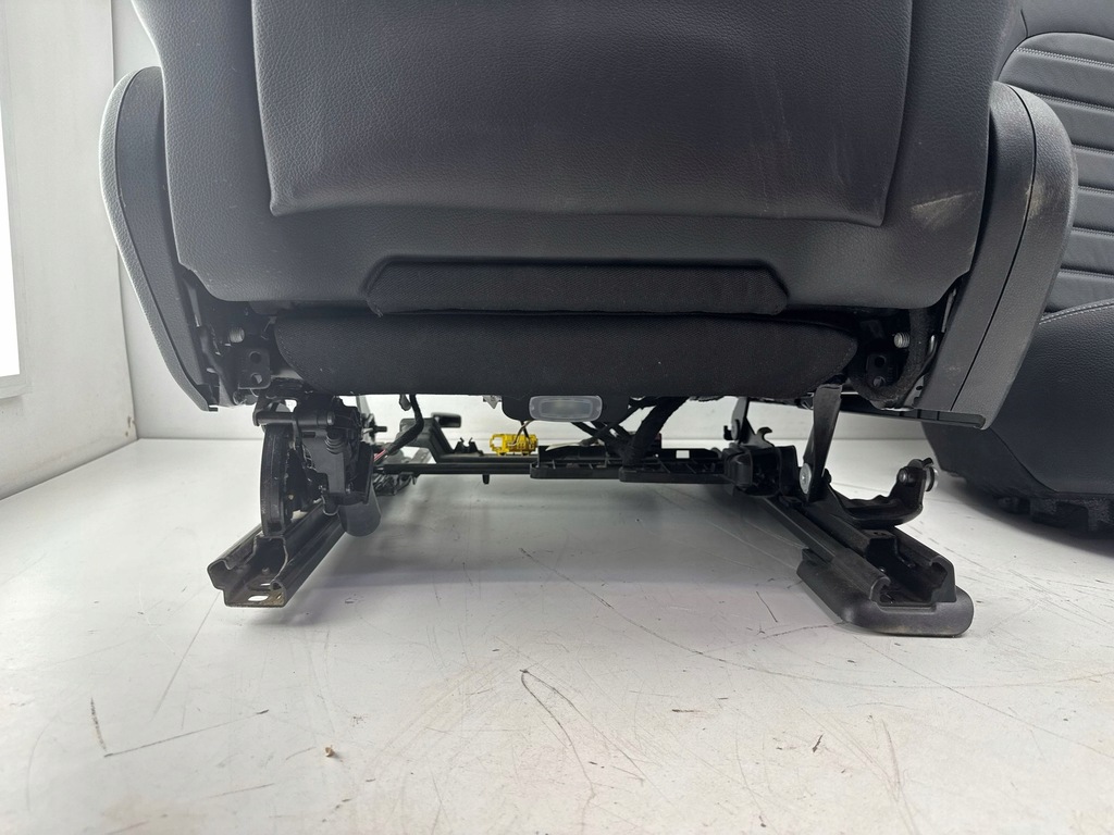 фото №11, Mercedes-benz eqc 2022 сиденья / заднее сиденье / комплект