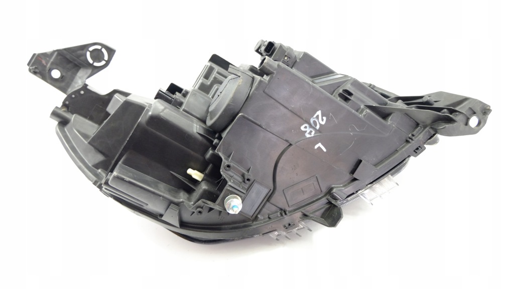 фото №13, Peugeot 208 ii лампа фара левая led 9833036380