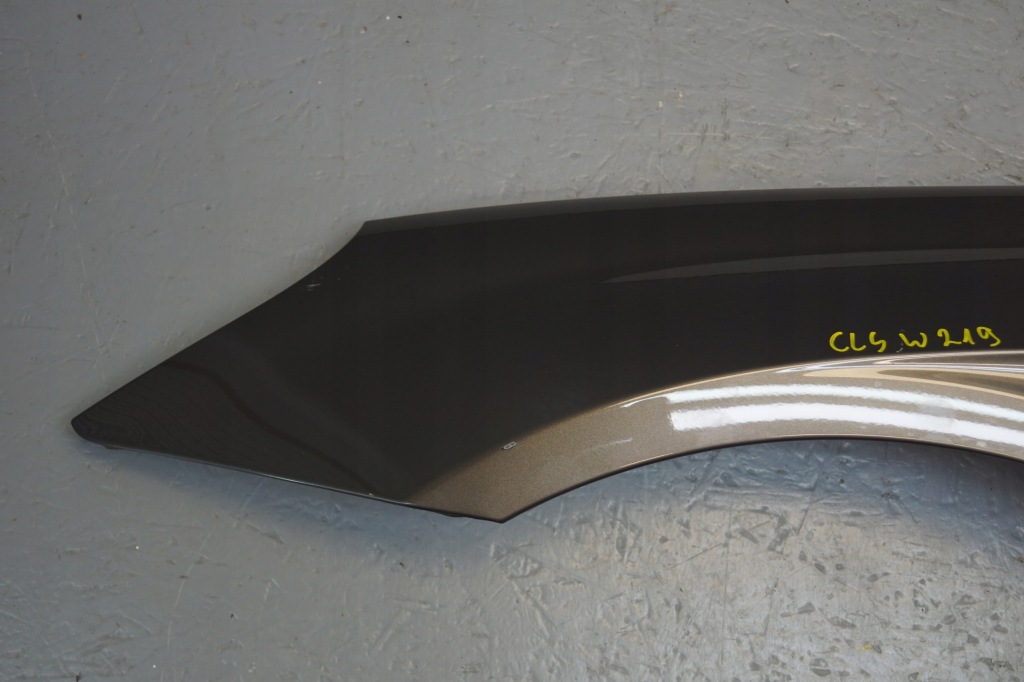Крыло  левое  перед mercedes cls w219 Доставка