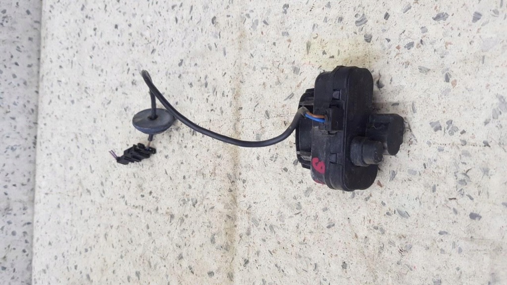 фото №1, Привід кришка заливної пального vw golf vi