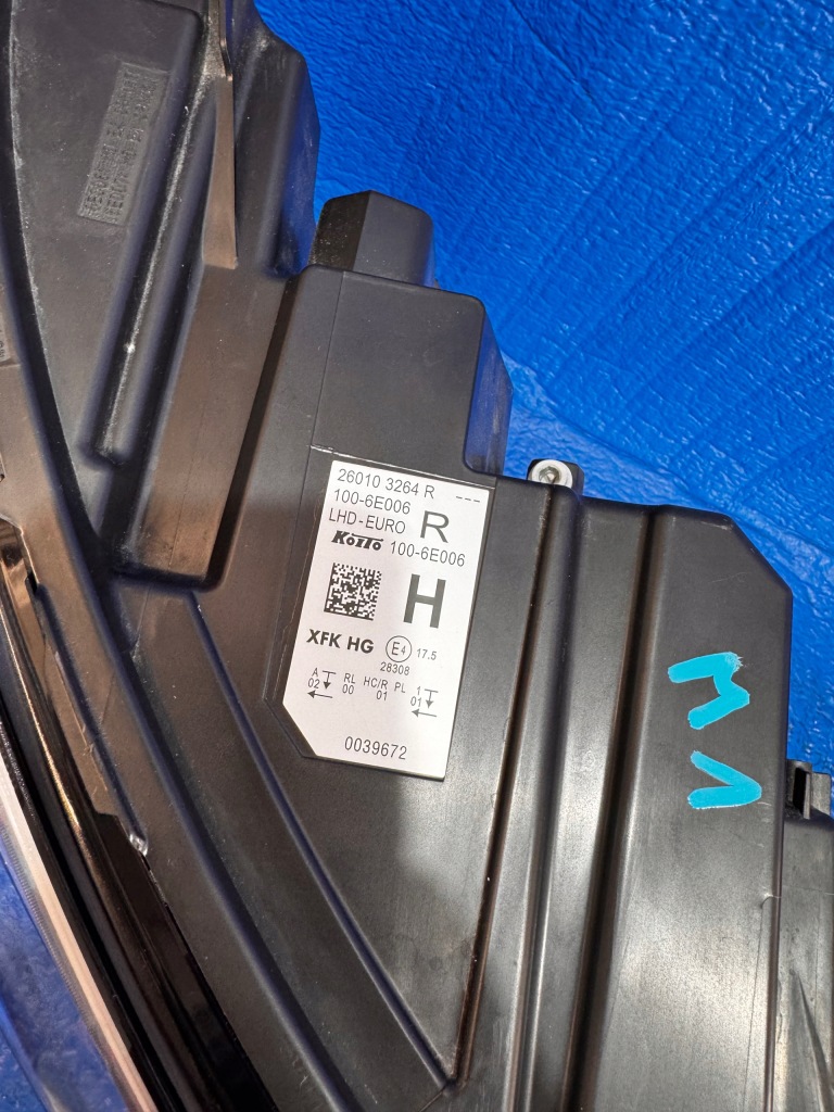 Фара передняя правый  левая full led комплект renault kangoo iv 4 2021- с Разборки