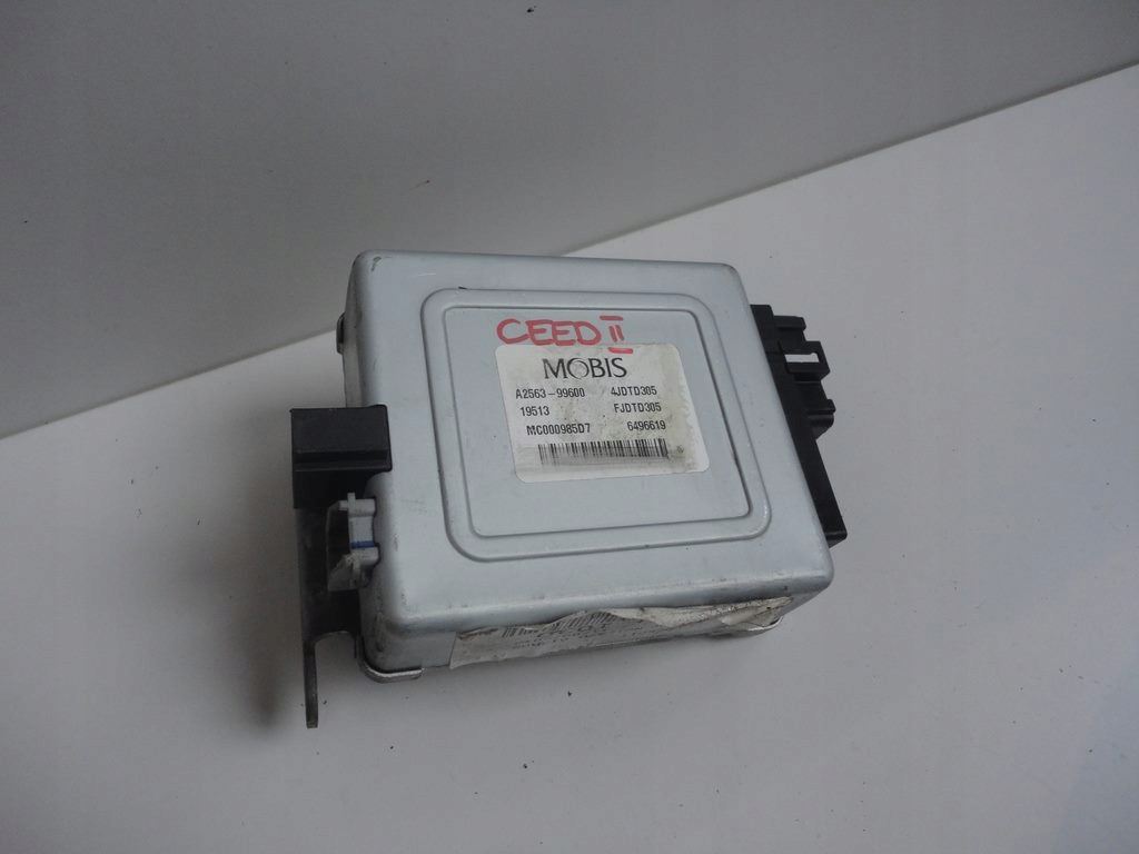 фото №1, Kia ceed ii модуль усилителя a2563-99600