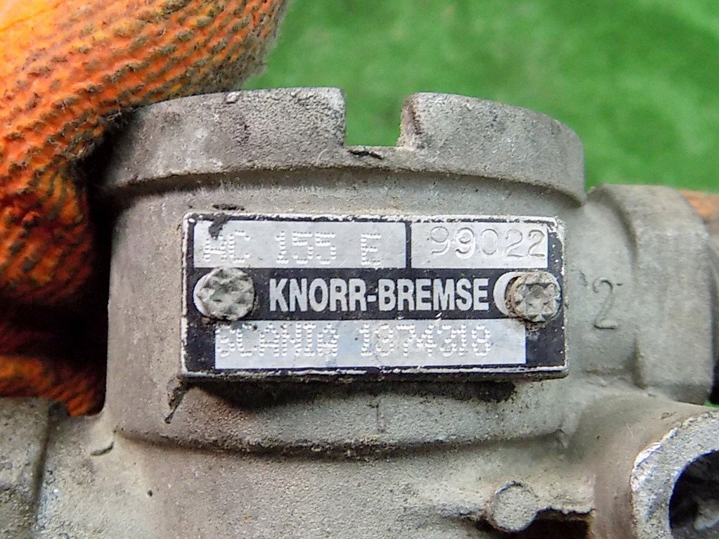 фото №7, Scania 114 124 380km клапан клапаны 1374318 1421322