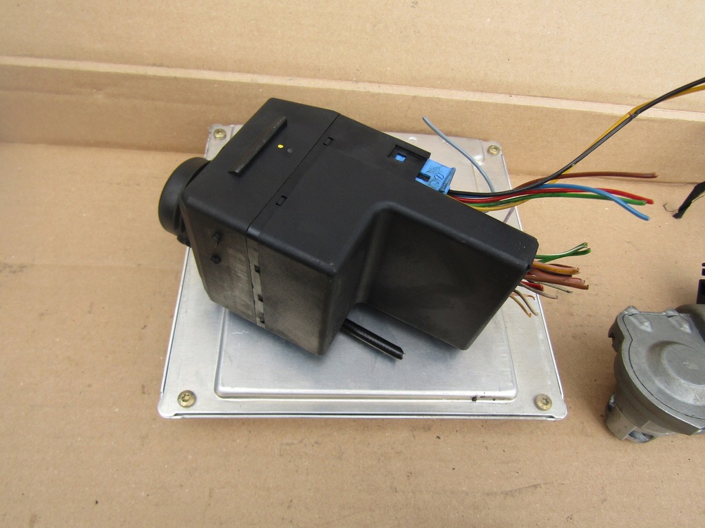 фото №13, 4 mercedes w203 2.7cdi замок запалювання бортовий комп'ютер двигуна ключ набір стартовий