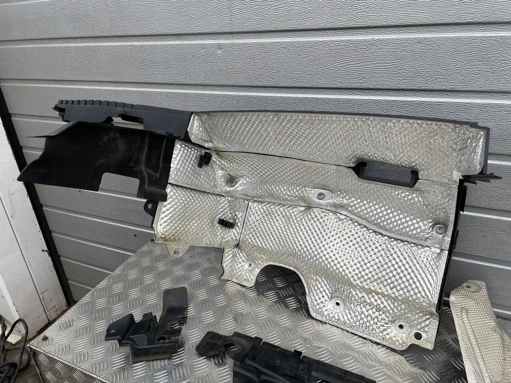 фото №7, Bmw x1 f48 стіна перегородкова